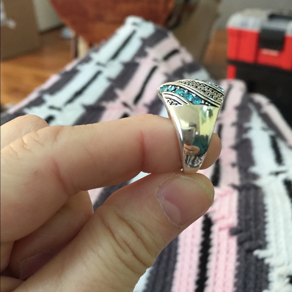 Ring - Picture 2 of 2